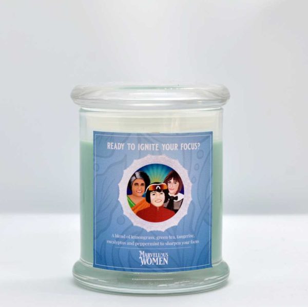 marvellous women candle - focus