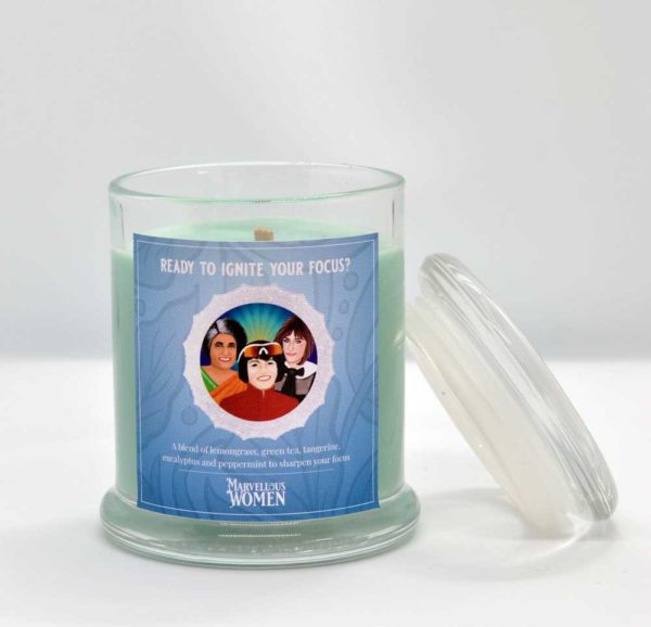 marvellous women candle - focus